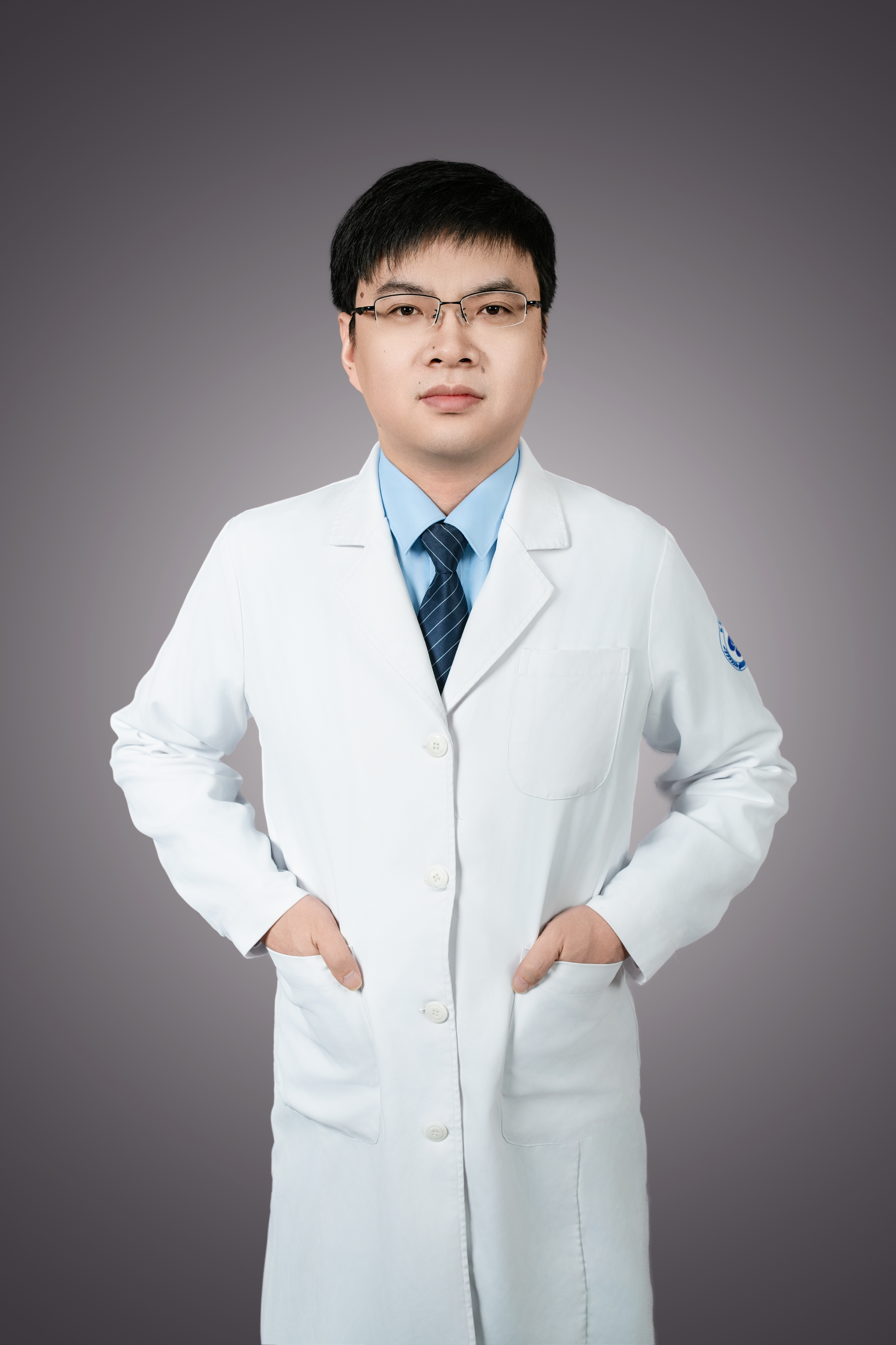 卢典