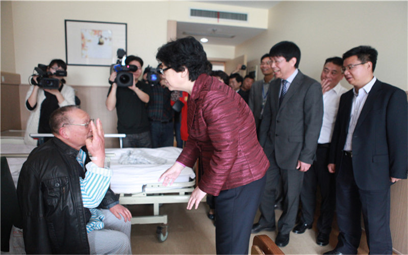 国家卫计委主任李斌莅临我院调研指导